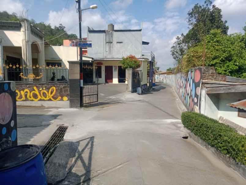 dijual rumah songgoriti