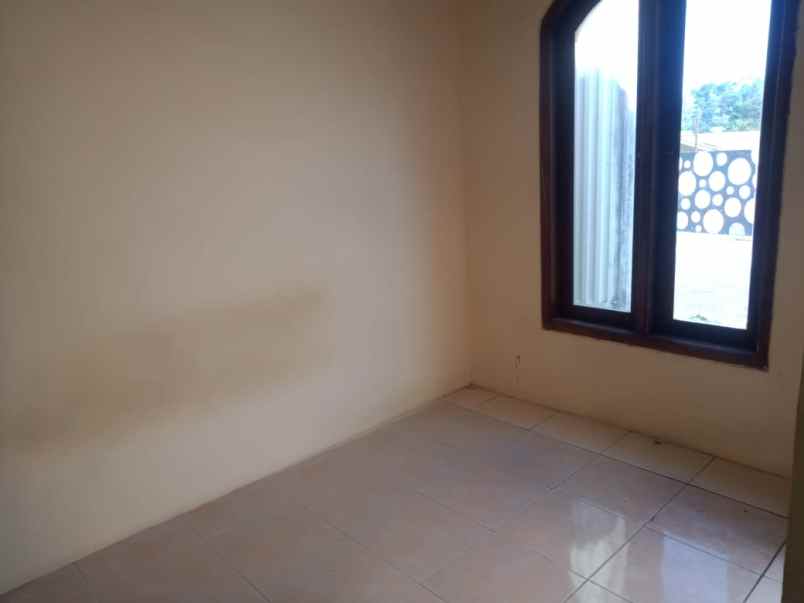 dijual rumah songgoriti