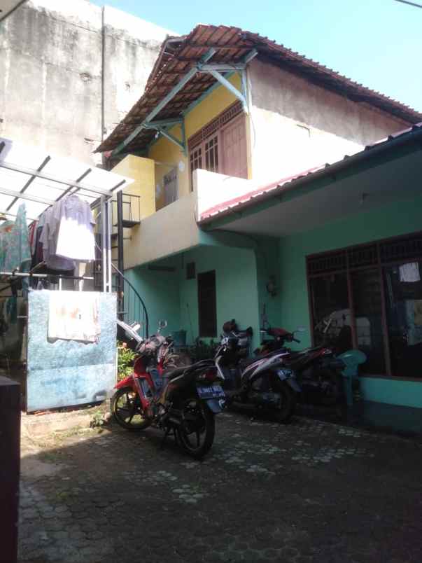 dijual rumah srengseng