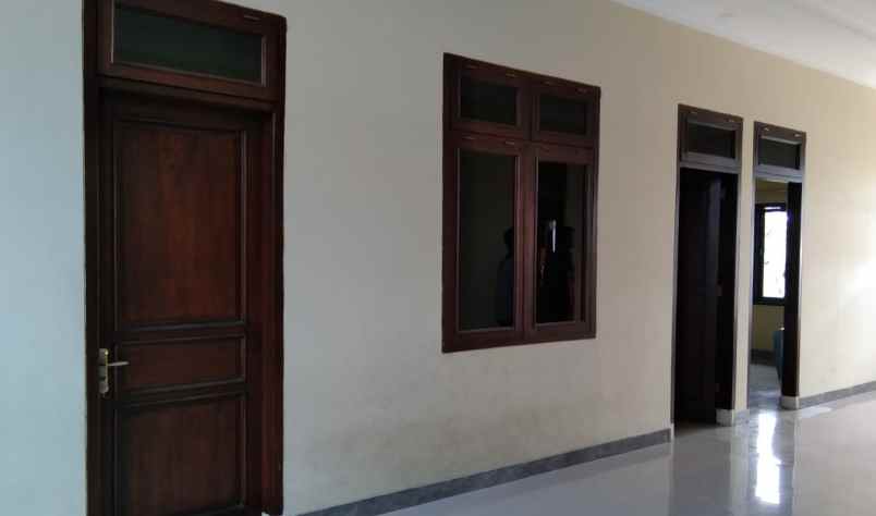 dijual rumah strategis 2 lantai sukoharjo