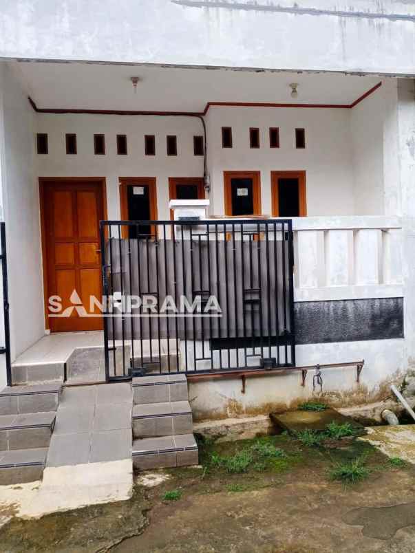 dijual rumah sukamaju