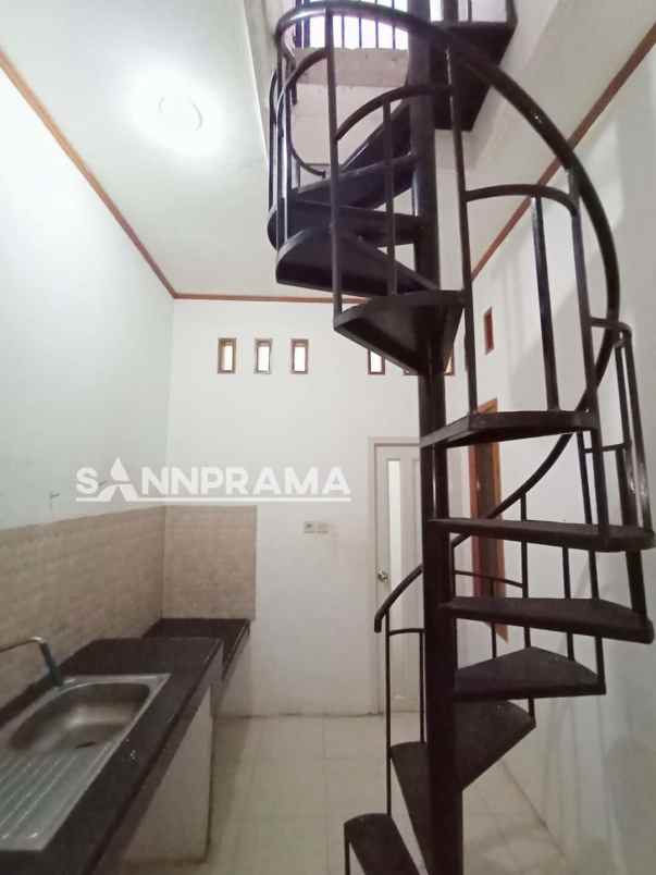 dijual rumah sukamaju