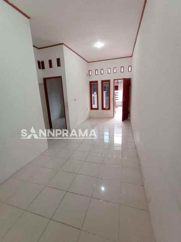 dijual rumah sukamaju