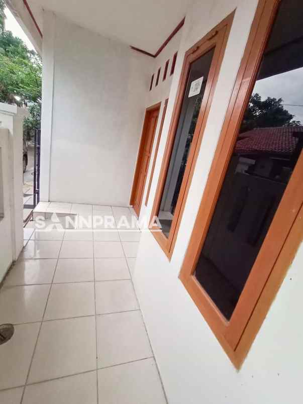 dijual rumah sukamaju