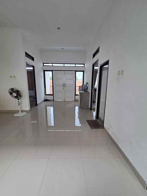 dijual rumah sukatani permai rt 12 rw