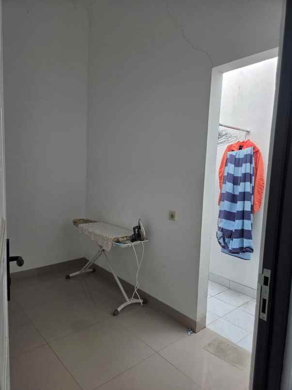 dijual rumah sukatani permai rt 12 rw