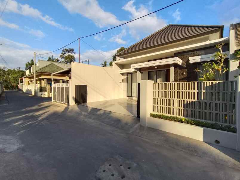 dijual rumah sukoharjo ngaglik sleman