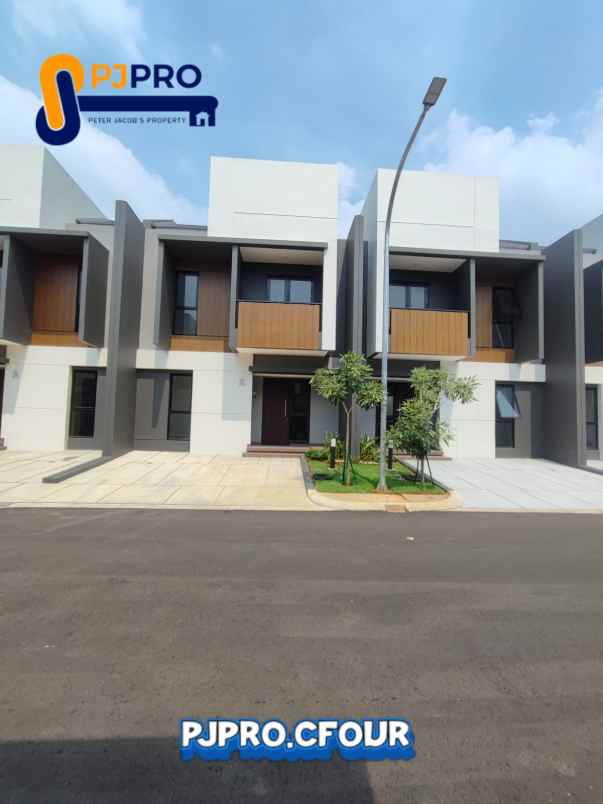 dijual rumah summarecon crown gading