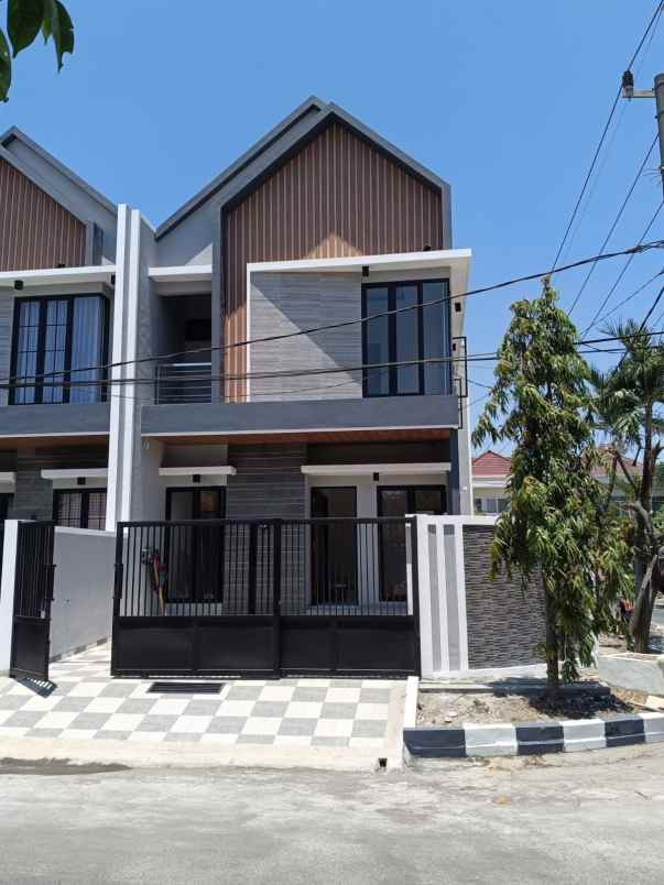 dijual rumah sutorejo