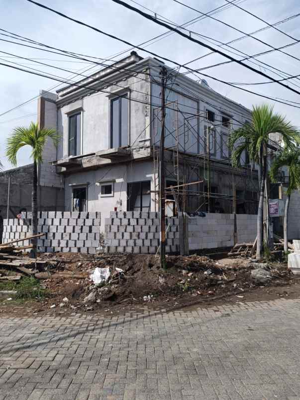 dijual rumah sutorejo