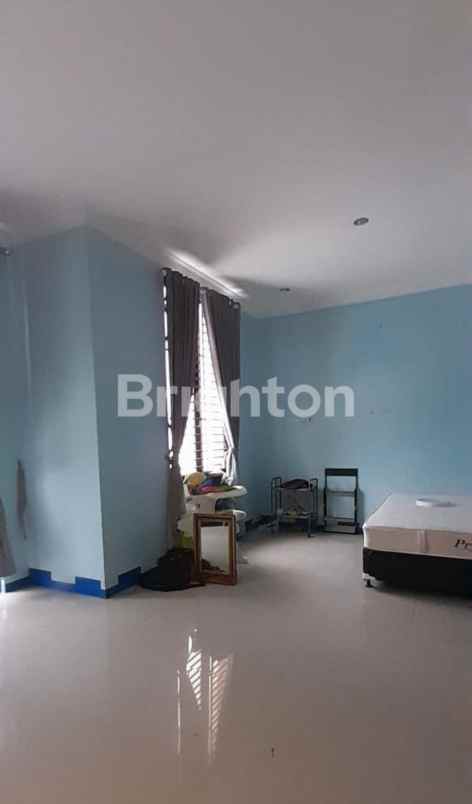 dijual rumah sutorejo