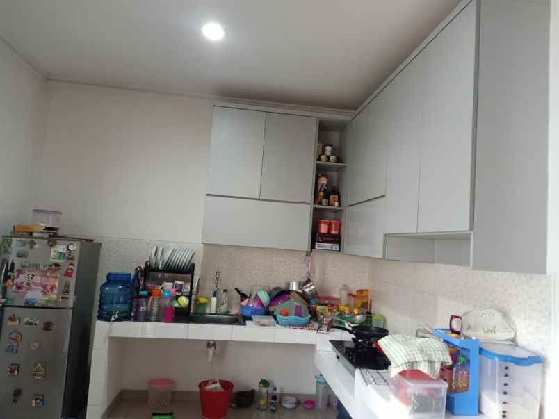 dijual rumah suvarna sutera tangerang