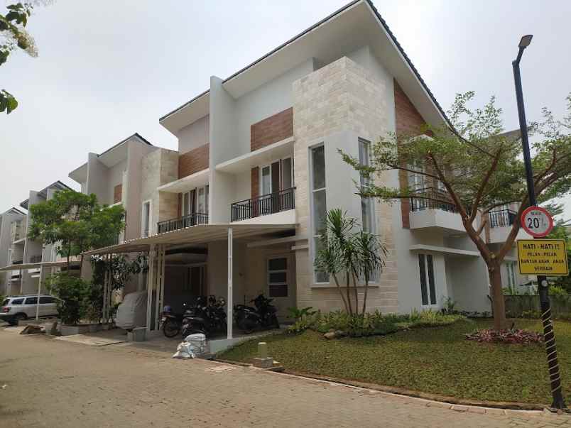 dijual rumah taman asri