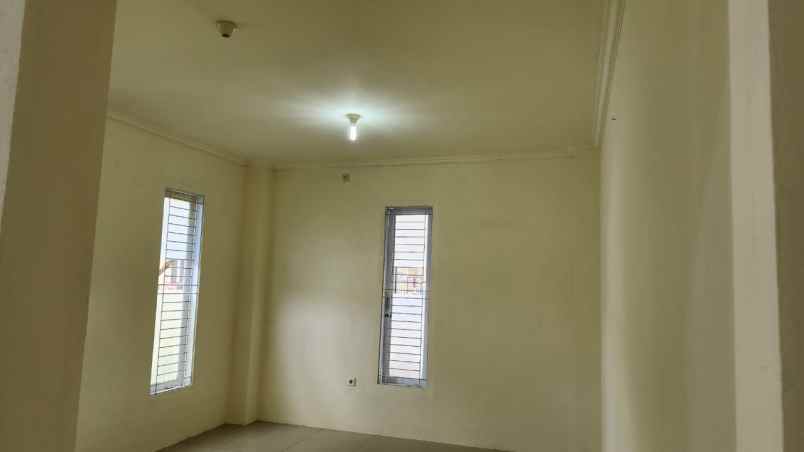 dijual rumah taman mutiara