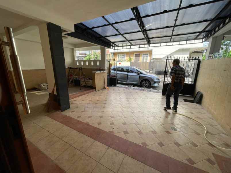 dijual rumah taman pegangsaan