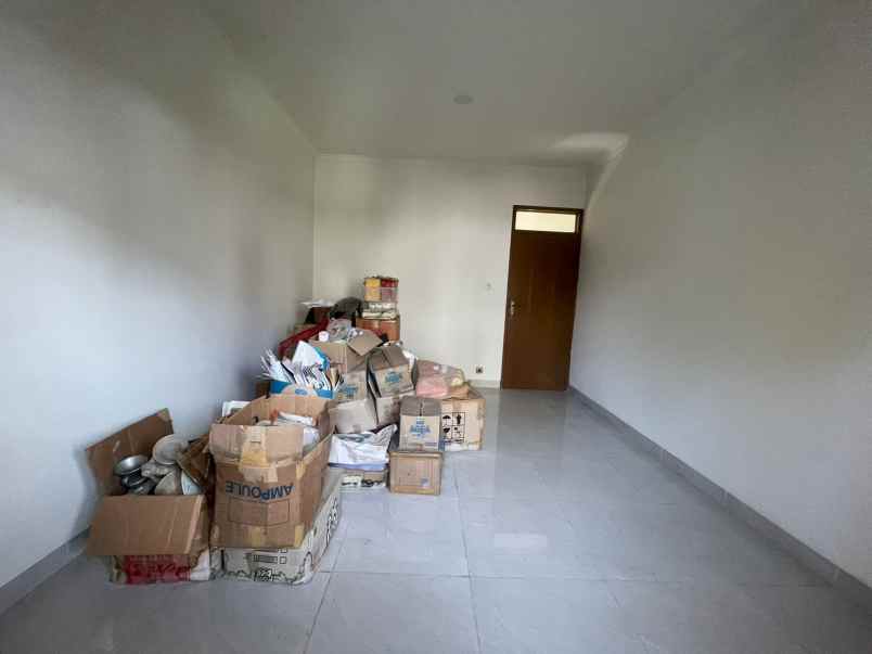 dijual rumah taman pegangsaan