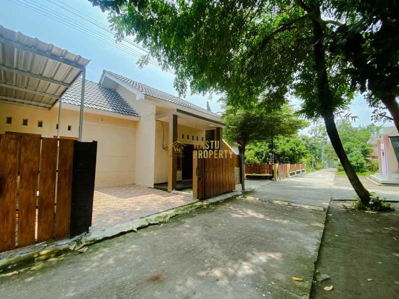 dijual rumah tamanmartani kec kalasan