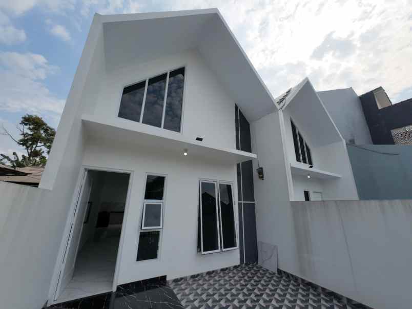 dijual rumah tanah baru beji depok