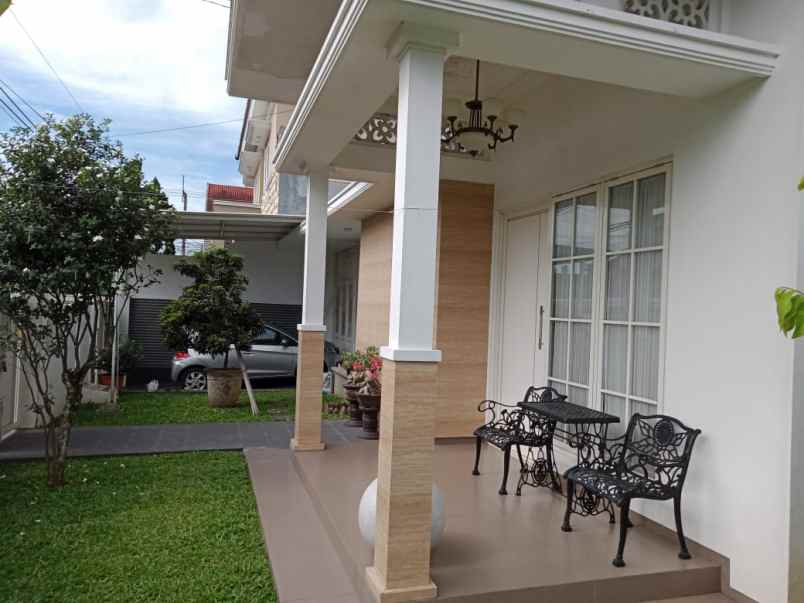 dijual rumah tanah luas pbi araya malang