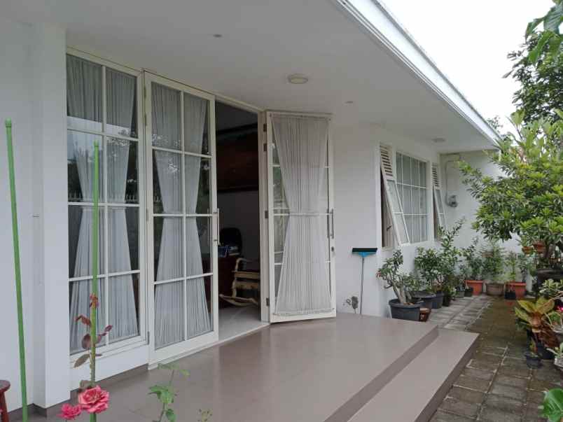 dijual rumah tanah luas pbi araya malang