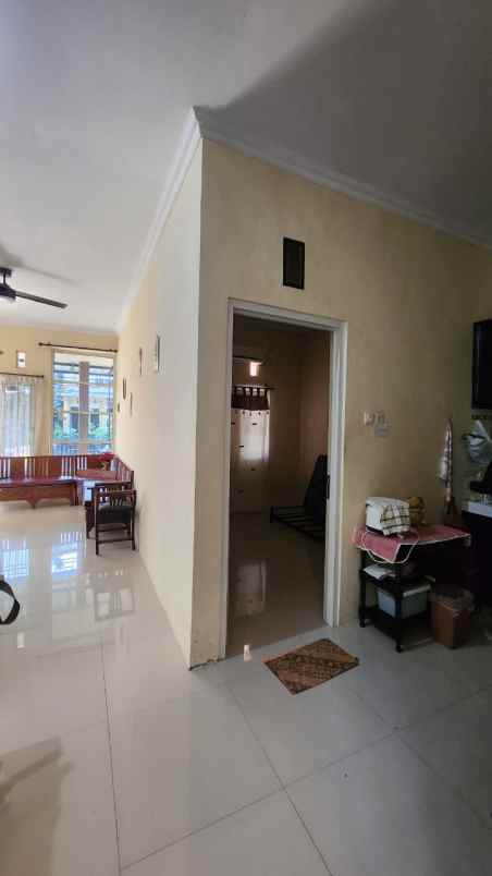 dijual rumah tembalang