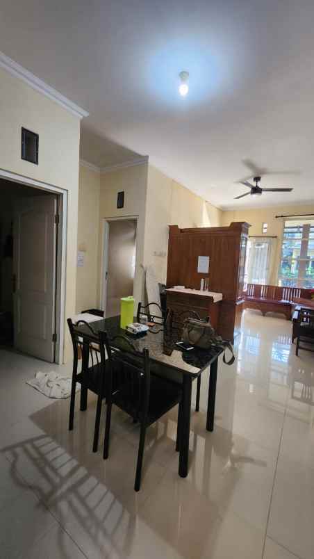 dijual rumah tembalang