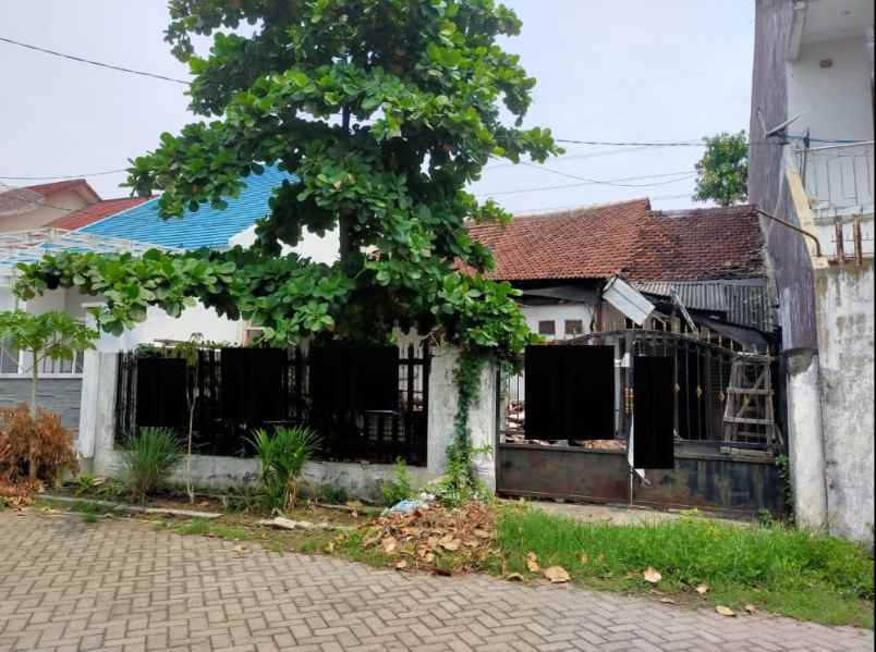 dijual rumah tenggilis mejoyo