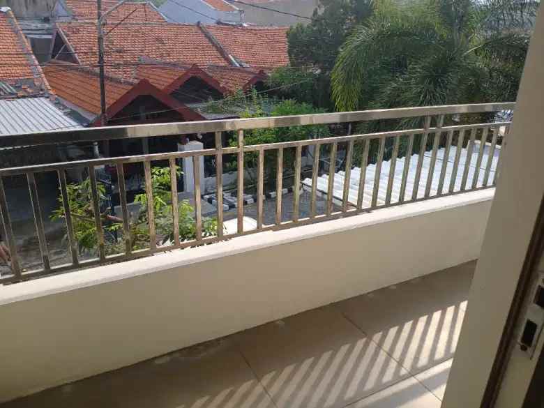 dijual rumah tenggilis timur surabaya