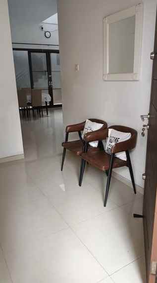 dijual rumah tenggilis utara