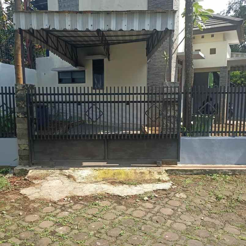 dijual rumah terusan jakarta antapani