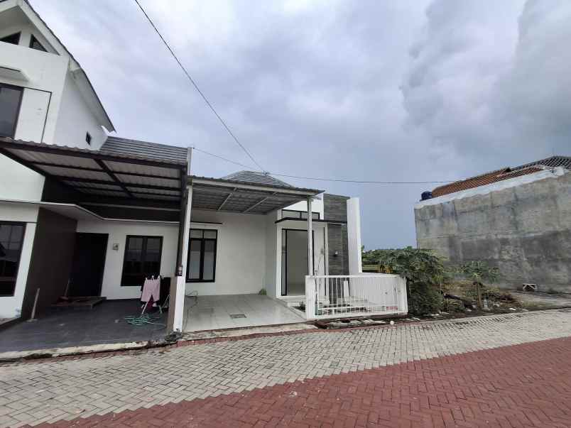 dijual rumah trunuh klaten selatan