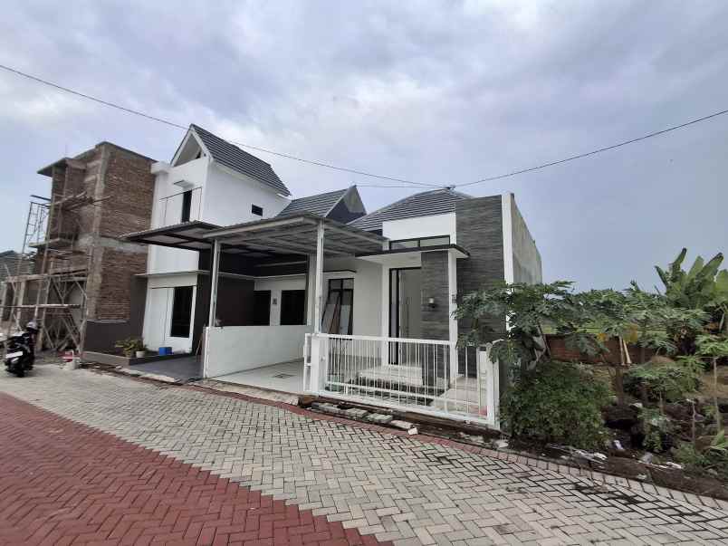 dijual rumah trunuh klaten selatan