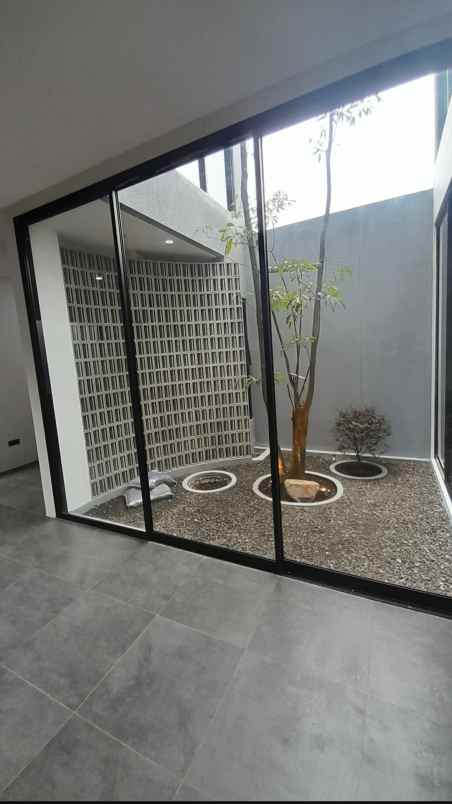 dijual rumah turangga