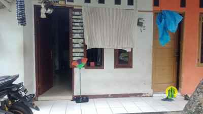 dijual rumah ujung menteng