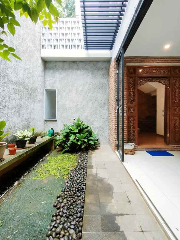 dijual rumah villa delima