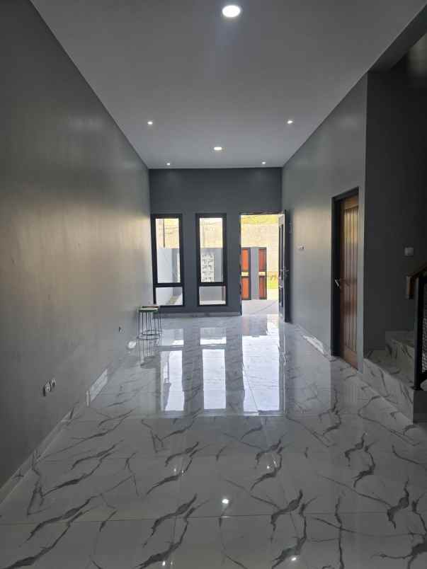 dijual rumah villa indah permai