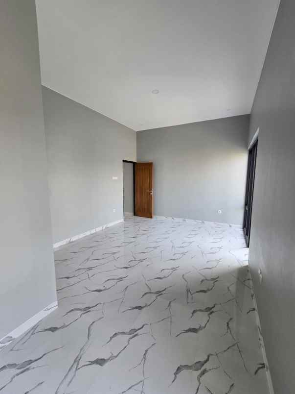 dijual rumah villa indah permai