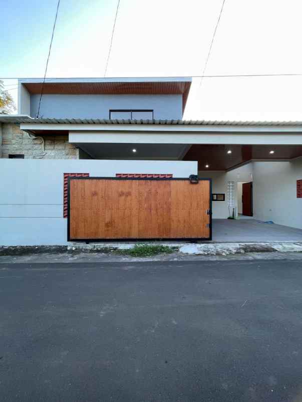 dijual rumah wedomartani ngemplak