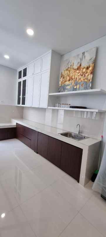 dijual rumah western park