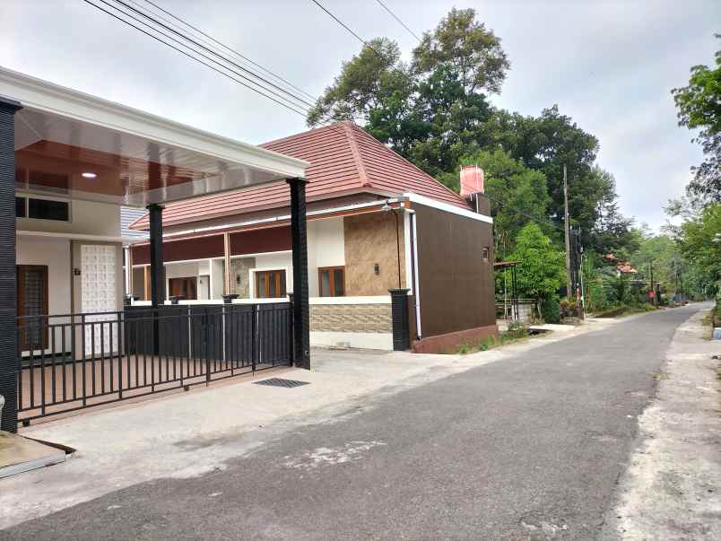 dijual rumah widodomartani