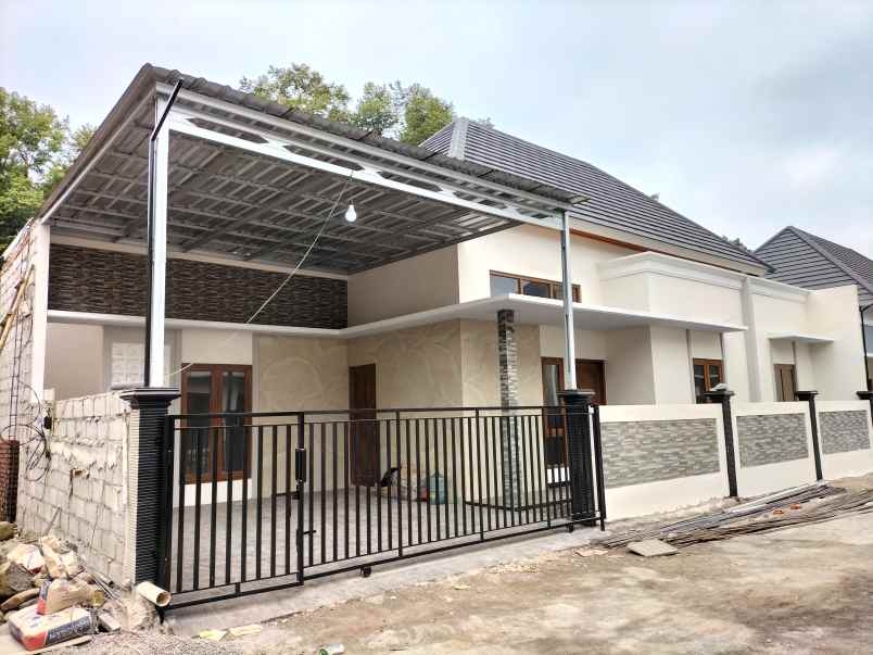 dijual rumah widodomartani