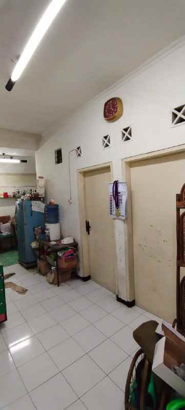 dijual rumah wiguna tengah