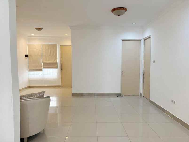 dijual rumah wiguna tengah