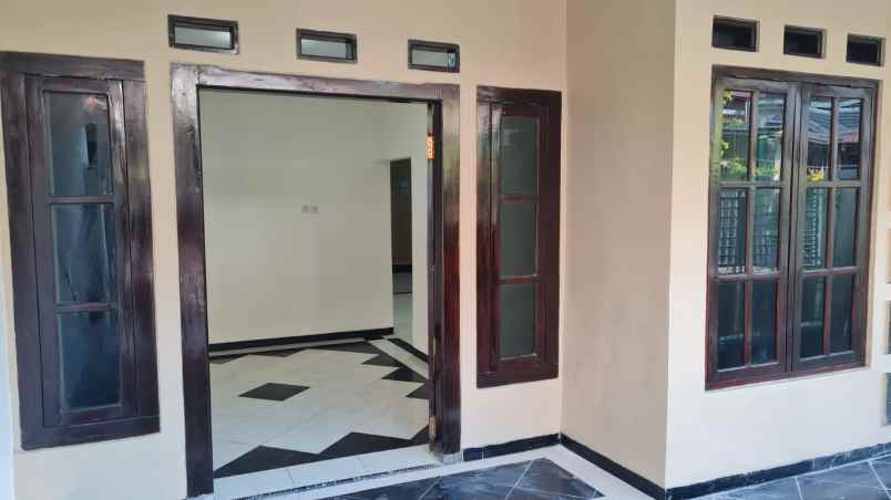 dijual rumah wisma bungurasih