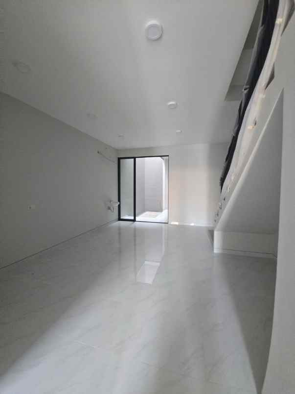 dijual rumah wisma mukti
