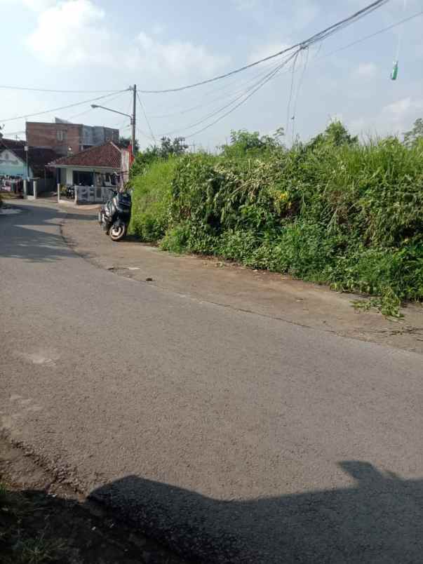 dijual tanah di pinggir jalan raya junrejo