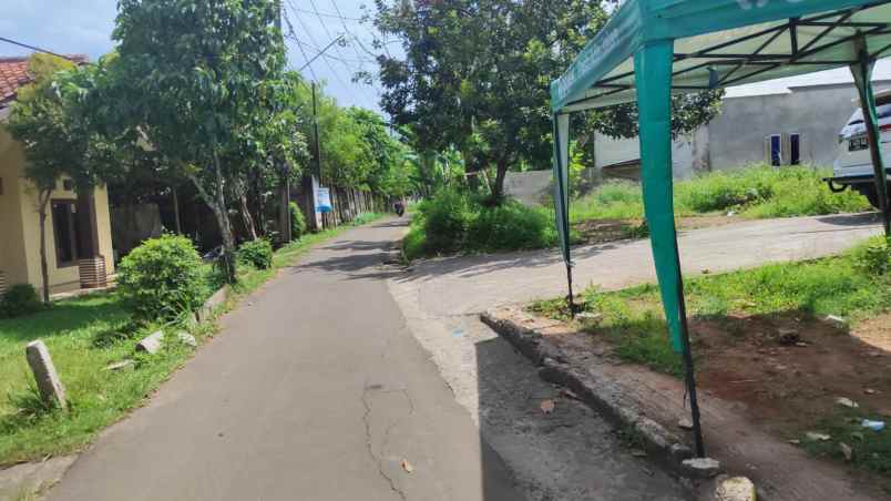 dijual tanah jalan raya cilodong