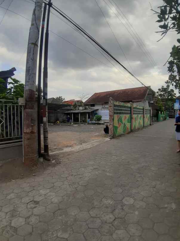 dijual tanah maguwoharjo kec depok