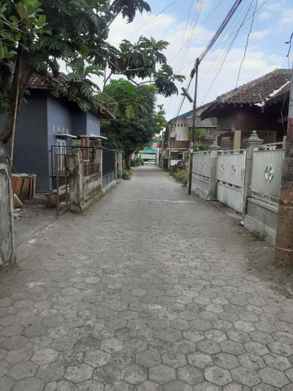 dijual tanah maguwoharjo kec depok