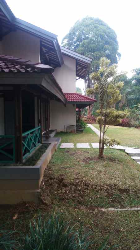 dijual villa cisarua bogor jawa barat